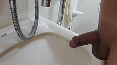 公共施設のトイレで普通におしっこ Thumb