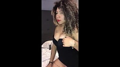 Perlitah debuta en el porno mostrando su culo tatuado ( detras de escena) Thumb