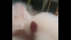 Jerking off in the bathtub Thumb