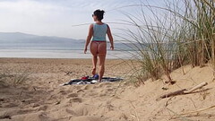 I filmed a curvy MILF changing clothes and doing Exercises on the Beach Thumb